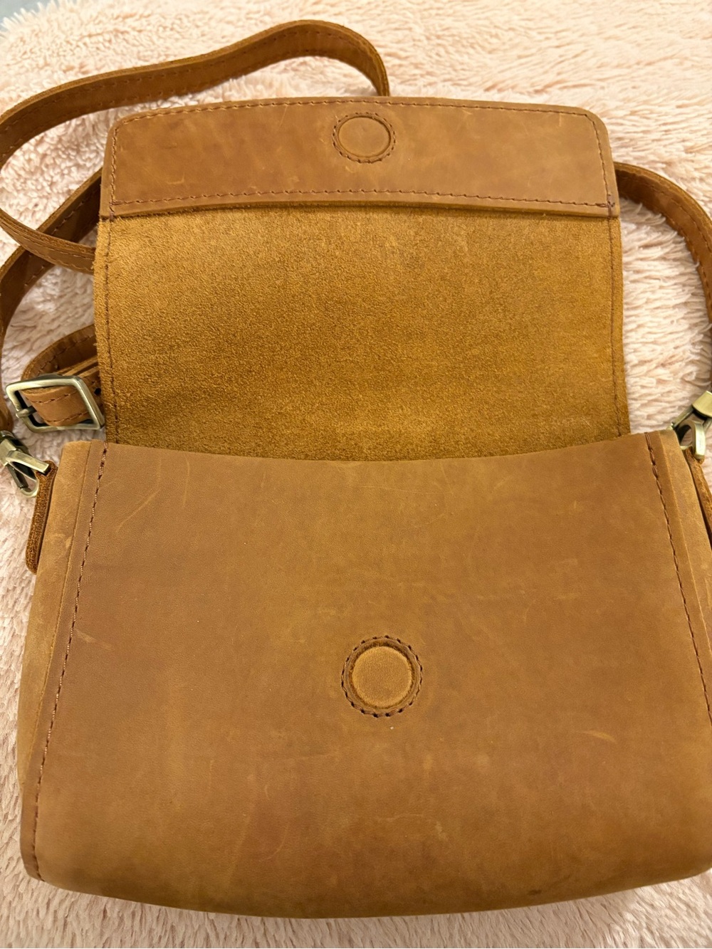 Portland Leather Almost Perfect Metro Mini Crossbody Bag - Picture 3 of 7